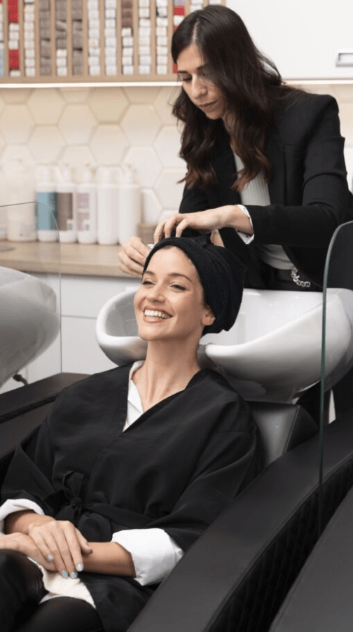 چطور درآمد آرایشگری زنانه را در سال ۱۴۰۵ افزایش دهیم؟
